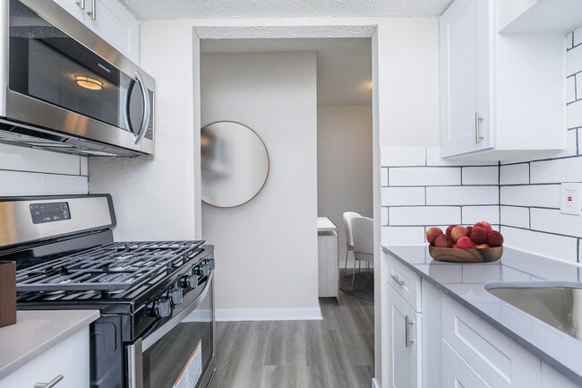 Photo - Aviva at North Plaza