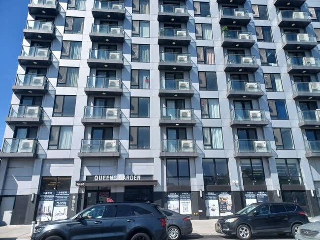 Building Photo - 7065 Queens Blvd Unit 5C Rental