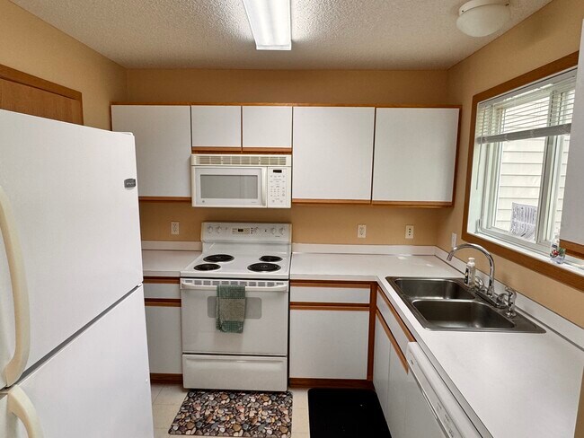 Photo - 16125 72nd St NE