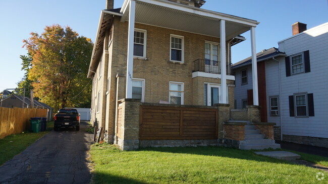 Building Photo - 1843 Hertel Ave. Upper Unit Upper Rental