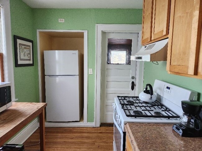 Kitchen - 2823 11th Ave S Unidad Upper Duplex
