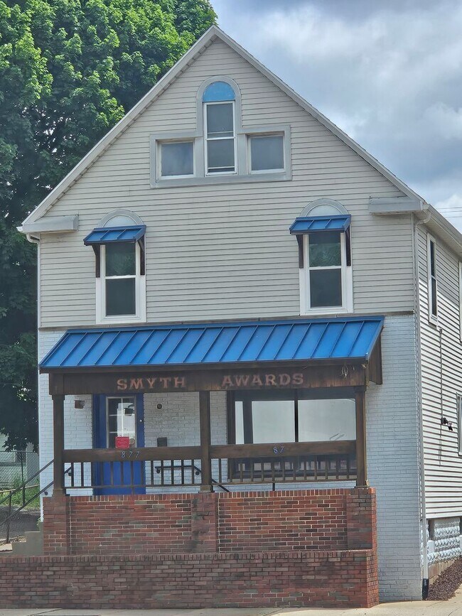Photo - 877 N Main St Apartment Unit 877 N Main - UP