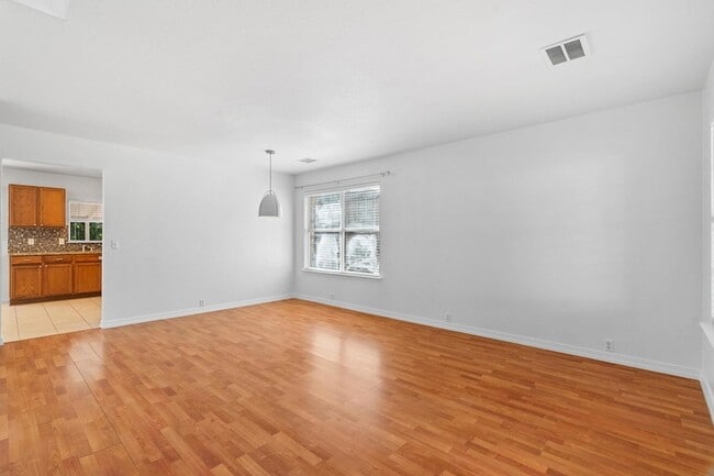 Photo - 905 Rocking Spur Cove