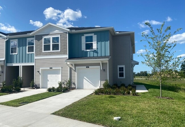 Building Photo - New 3/2.5 End Unit Townhouse!