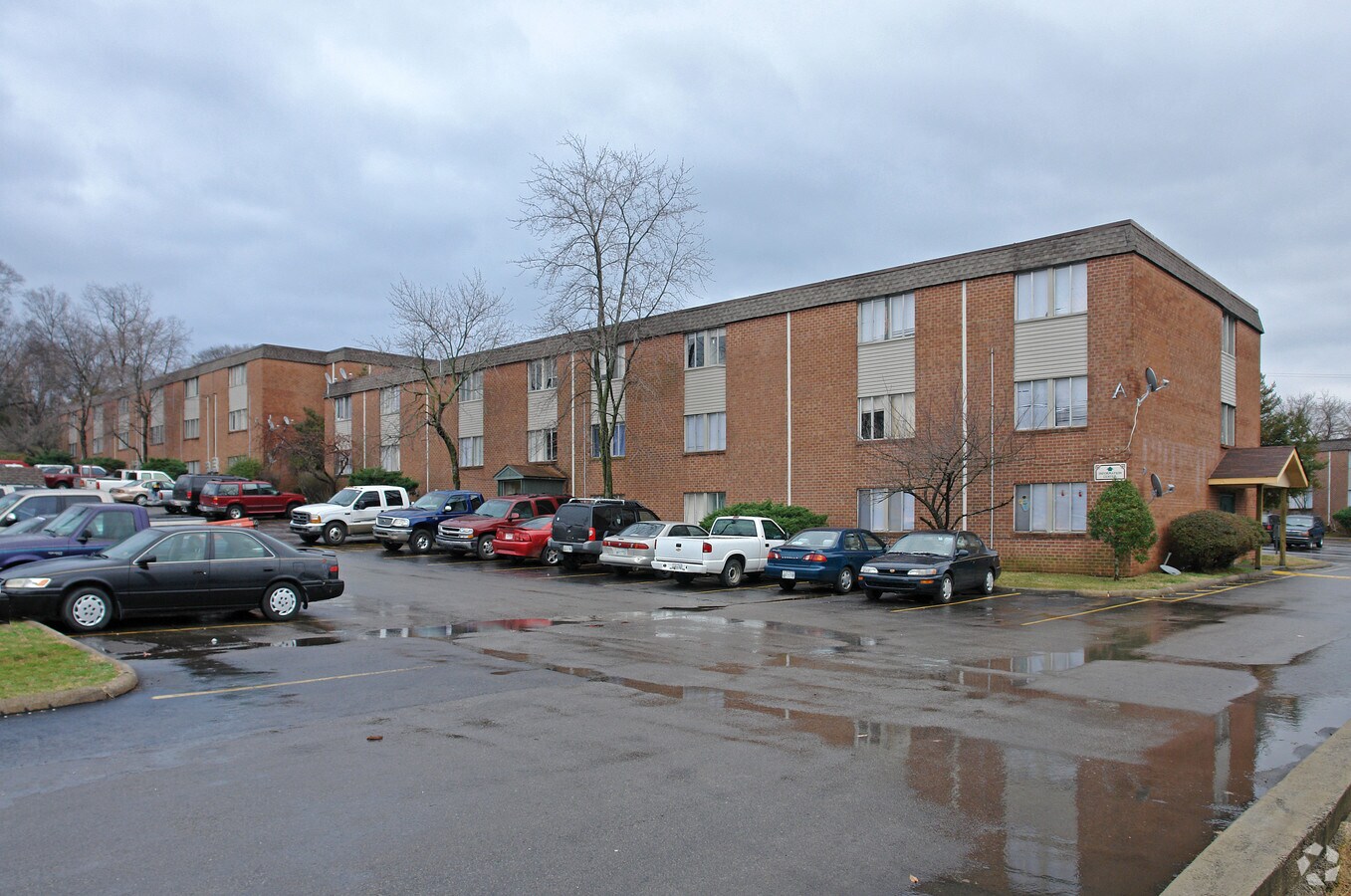 Photo - Maple Crest Apartments