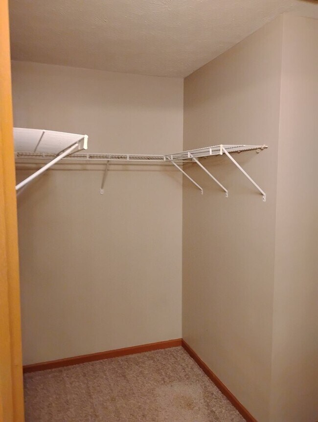 Photo - 3916 Ledyard St