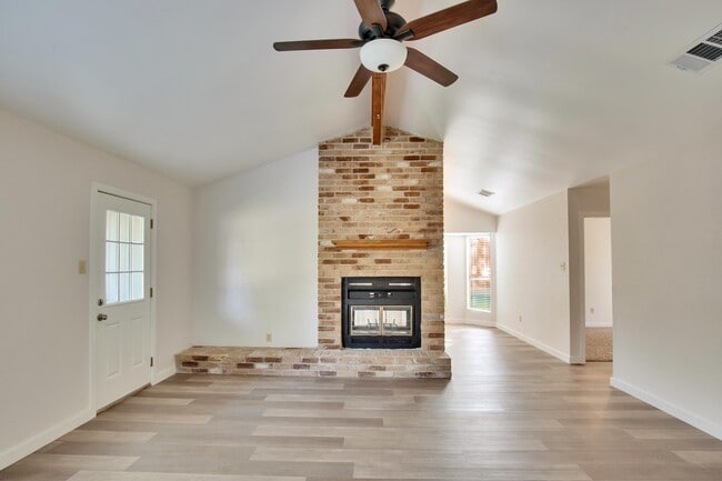 Photo - 3109 Monument Dr