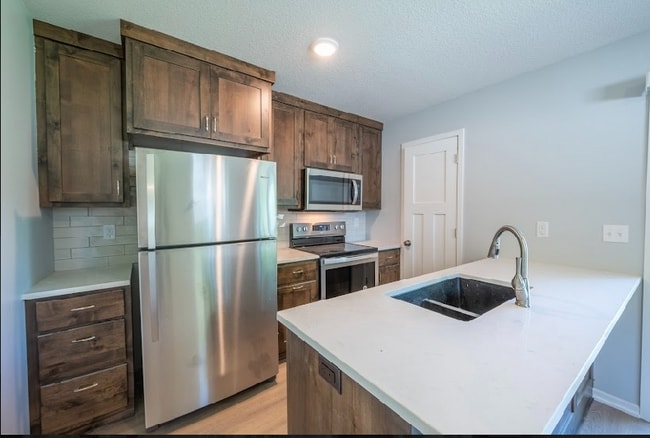 Photo - 619 4th Ave SE