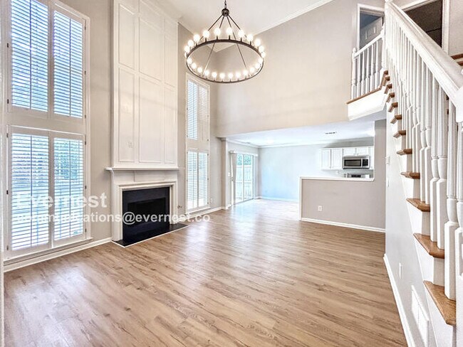 Photo - 2576 Alvecot Cir SE