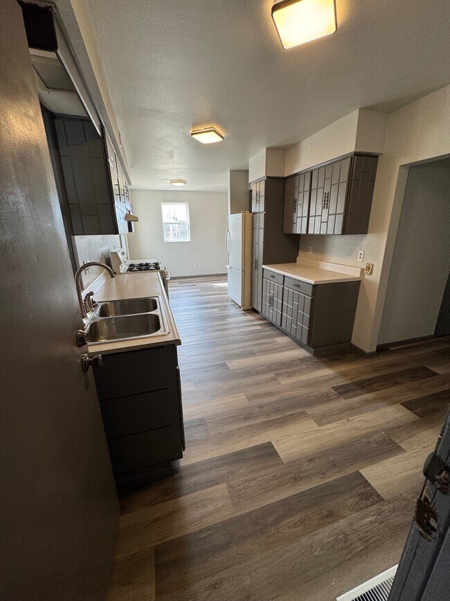 W6895 Main St Unit Upper 4 Bed