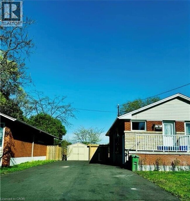 Photo - 787 Upper Ottawa St