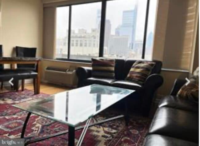 Building Photo - 2001 Hamilton St Unit 504