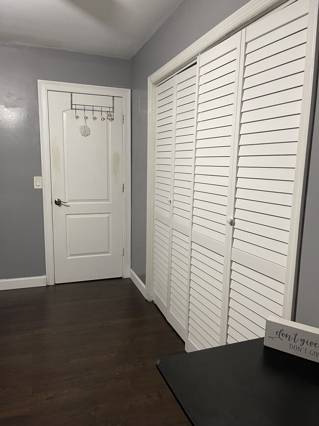 Armario - 7 Edwards Rd Unidad Cozy Room