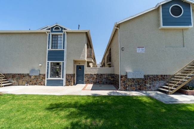 Photo - 322 S Claudina St Unidad 00