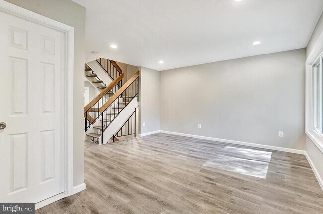 2246 White Cornus Ln
