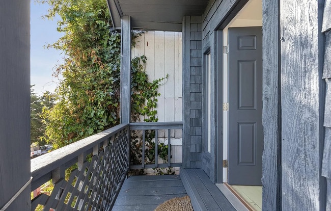 Building Photo - Prime Bernal Village with views - a single... Rental