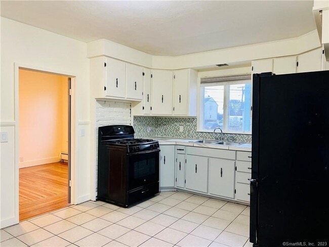 Photo - 115 Clinton St
