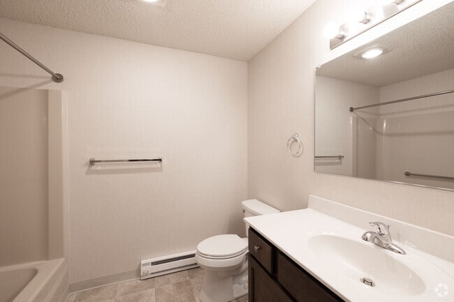 2 BR Bath/ 1 Bath