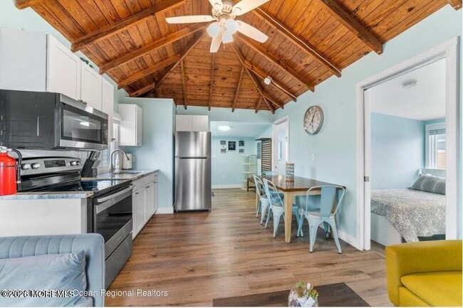 Photo - 171 Beach Front