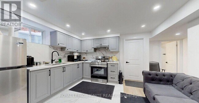 Photo - 1572 Honey Locust Pl