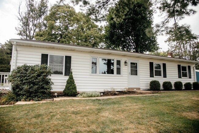 Building Photo - 7689 Dove Dr