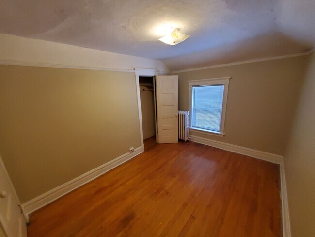 Photo - AVAILABLE JUNE 2025 - Great 4 Bed, 1 Bath in East Duluth!