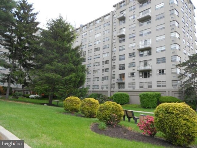Photo - 1030 E Lancaster Ave Unit 326