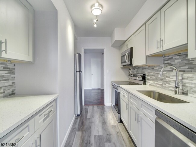 Photo - 377 S Harrison St Unidad 4A