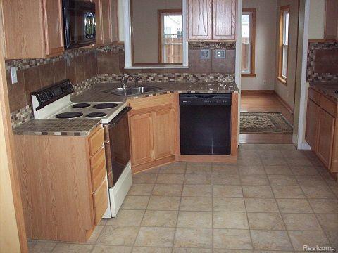 Photo - 4790 Elizabeth Lake Rd