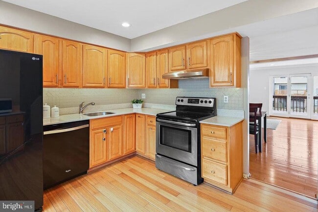 Photo - 7068 Winter Rose Path