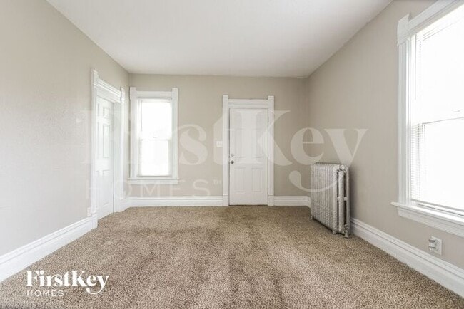 Photo - 622 Monroe St