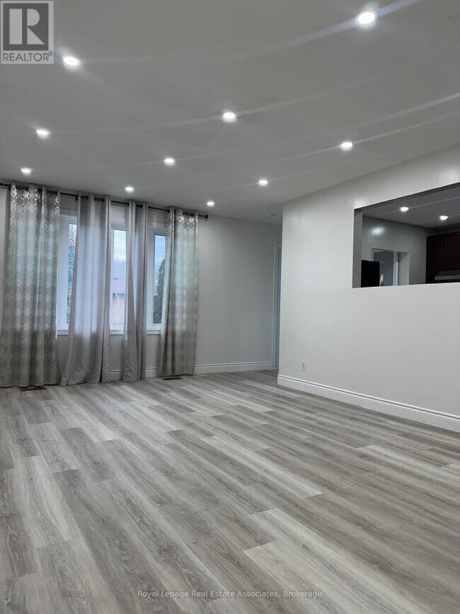 Photo - 25 Ashwood Crescent