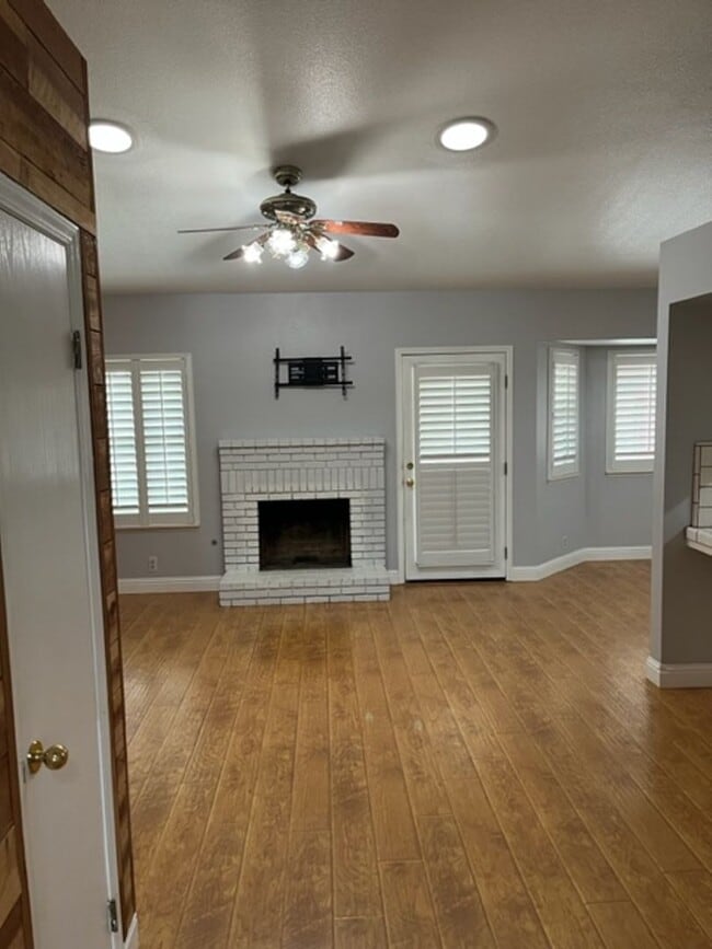 Photo - Nice home close to shopping and gas stations
