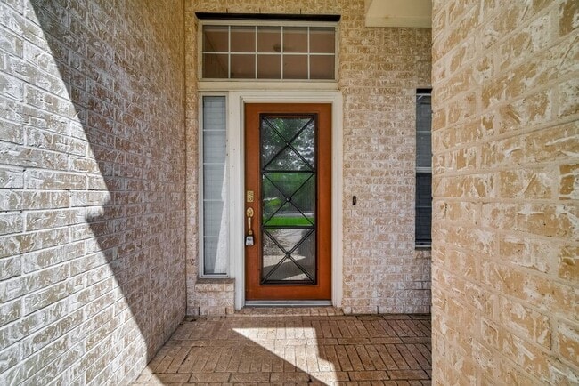 Building Photo - 10 Tillamook Ct