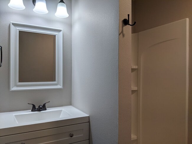 Photo - 301 N Central St Unit B