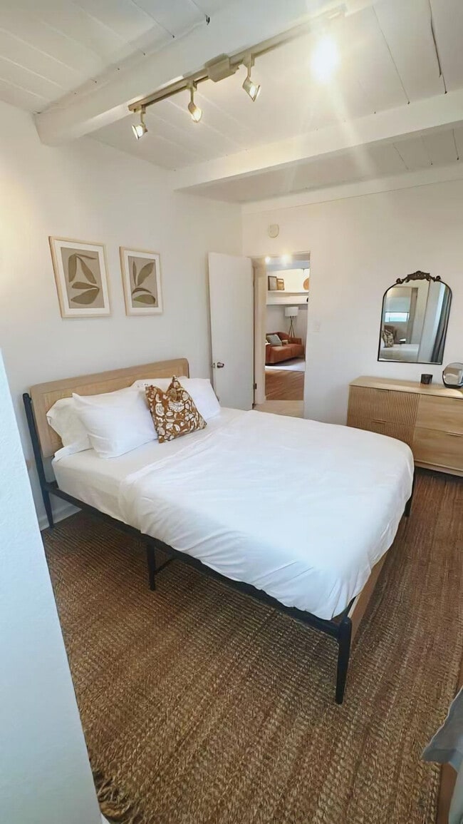 Photo - 2710 L St Unidad ID1330860P