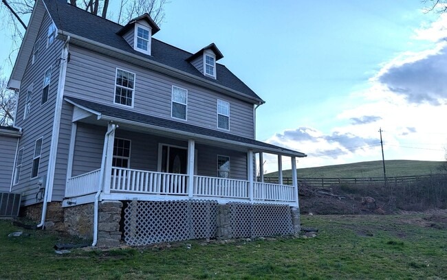 Building Photo - 4 Bedroom Darlington Home Near State Park