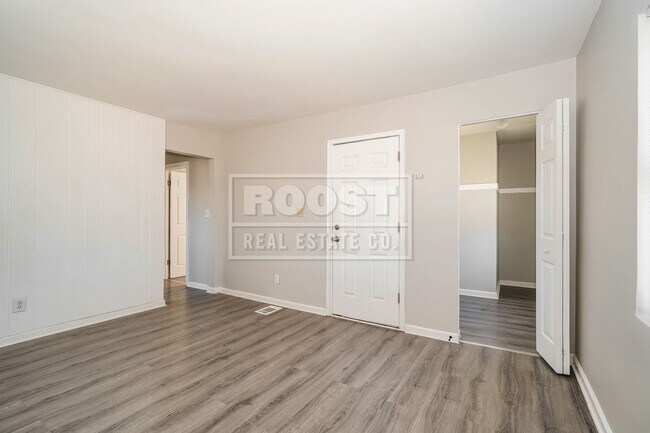 Photo - 108 Columbian Ave Unit B