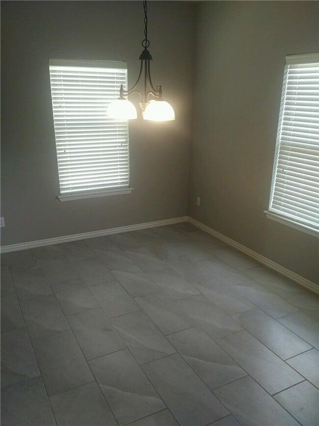 Photo - 1524 N Leverett Ave