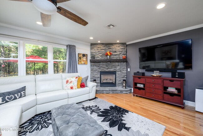 Building Photo - 103 Troumaka St