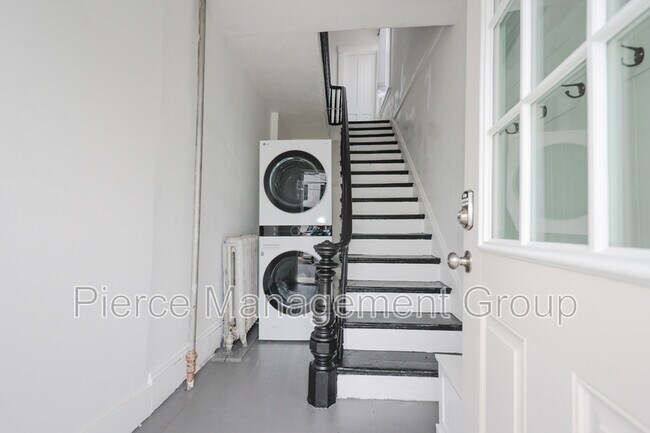 Photo - 18 Maple St Unidad B