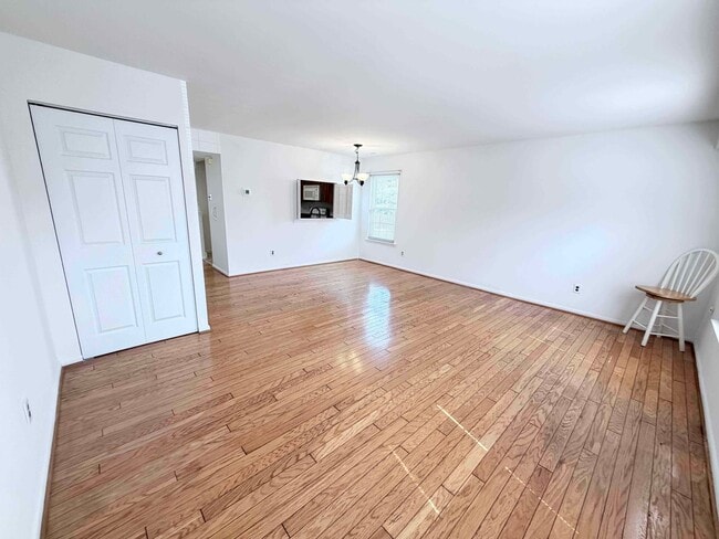 Photo - 2BR MORGANDALE CONDO AVAIL. IMMED!!