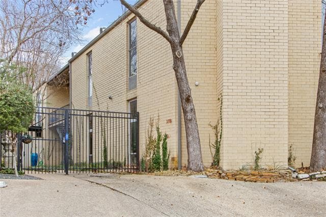 Building Photo - 3718 Holland Ave Unit 3 Rental
