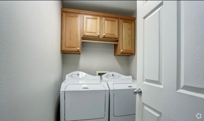 Building Photo - 401 S Wasilla St Unit 16 Rental