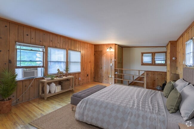 Building Photo - Adorable 2BR Carriage House Minutes from D...