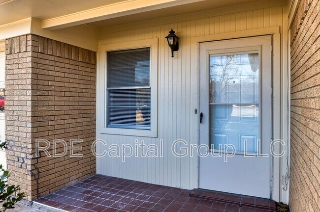 Photo - 502 Brown St