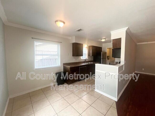 Photo - 431 Malden Dr