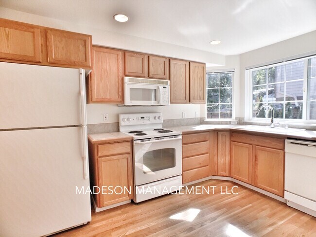 1213 NE 135th St
