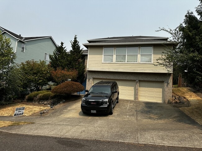 Building Photo - 15311 SE Bybee Dr
