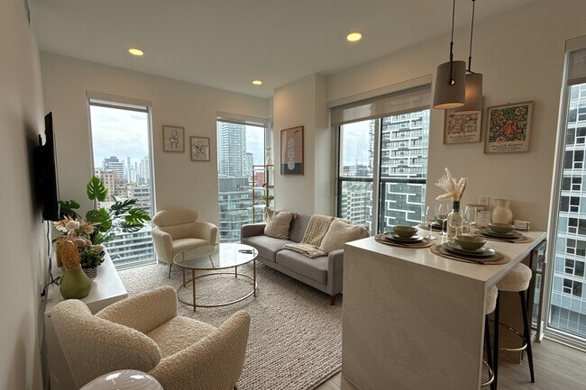 Photo - 200 Redpath Ave